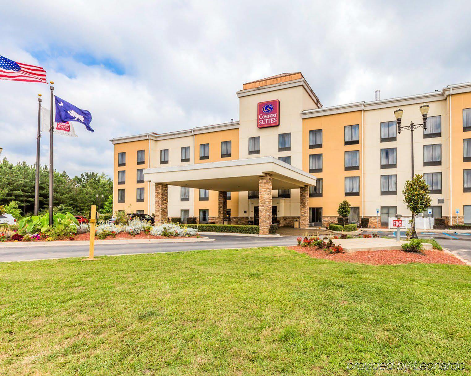 Comfort Suites Clinton Near Presbyterian College Exterior foto