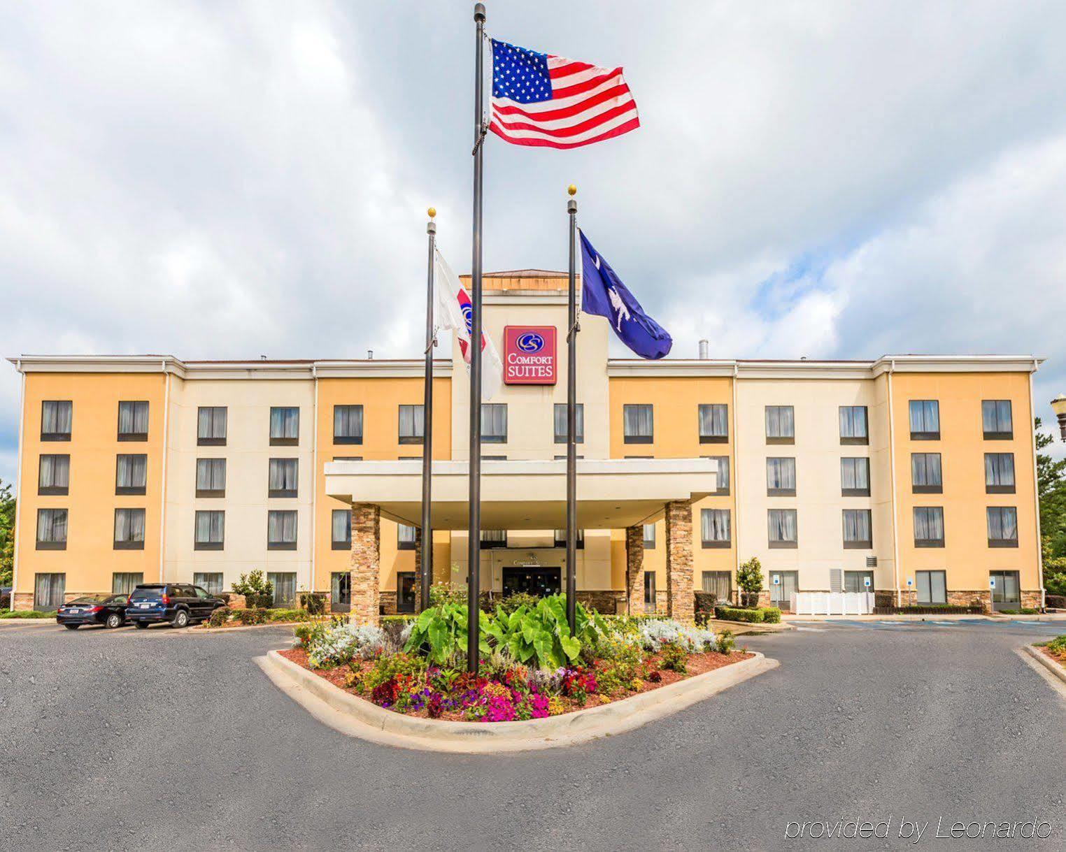 Comfort Suites Clinton Near Presbyterian College Exterior foto